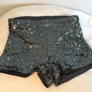 🛍Forever 21✨ Glittery Shorts plus bonus shorts